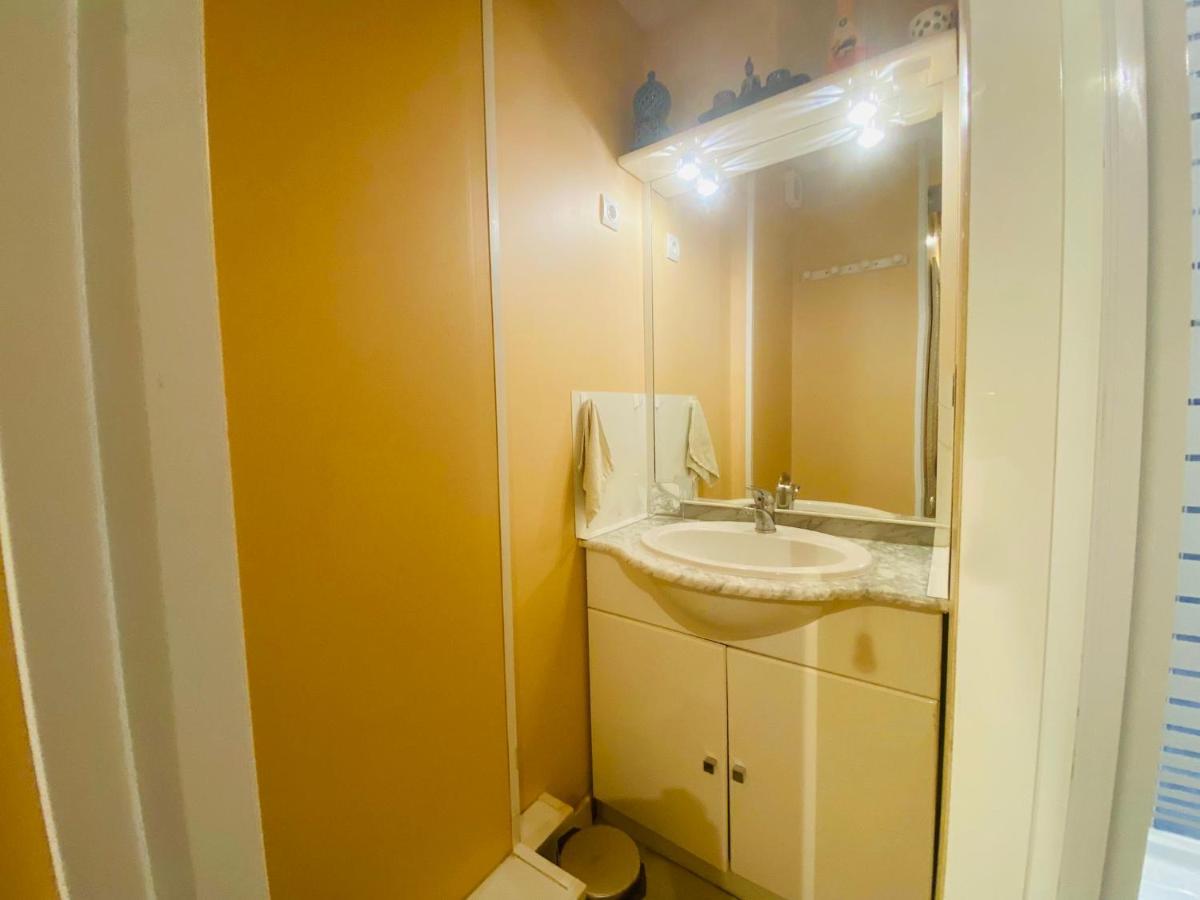 Appartement Proche Mer Avec Piscine Et Parking Fleury  Esterno foto