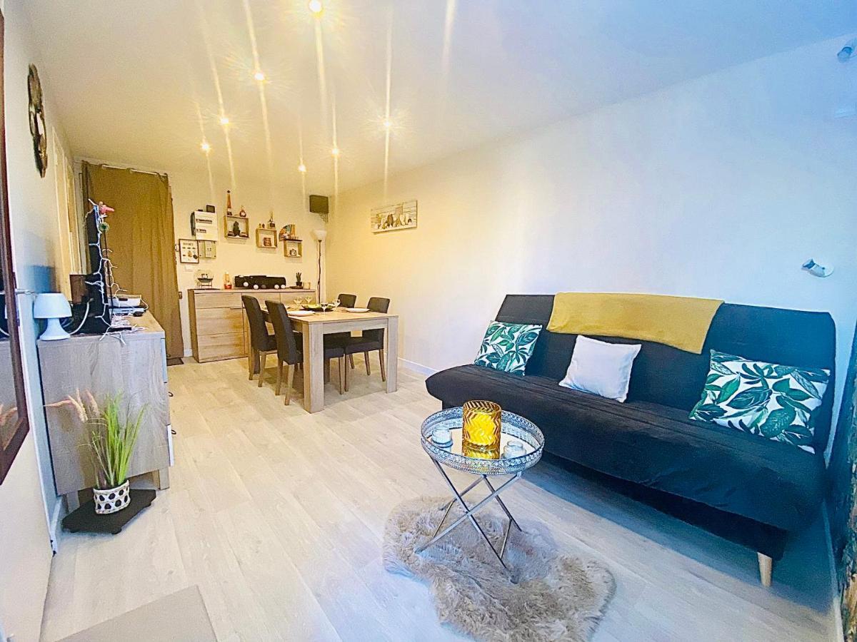 Appartement Proche Mer Avec Piscine Et Parking Fleury  Esterno foto